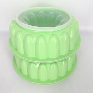 2 vintage Tupperware Jello molds  Jel-N-Serve ring mint green